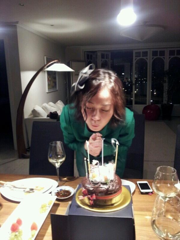 Jiyugaoka8's tweet photo. 생일축하드려요~^^ RT @umjeewon: http://t.co/AzcjmiVx