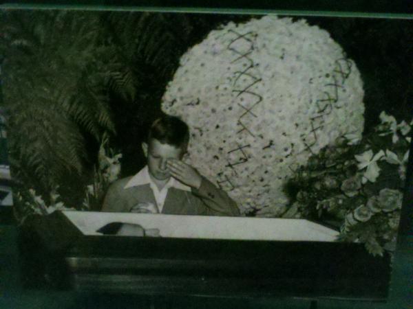 Heatbit's tweet photo. Check out the flower baseball at Babe Ruth's funeral #cooperstown #bestwifeever http://t.co/z2auYNqf