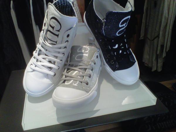 GUESS_España tweet media