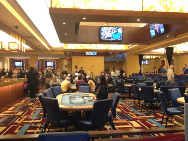 KarniLevin's tweet photo. Stax Poker Lounge grand opening! @SemCasinoCoCo http://t.co/dnfTMdCq