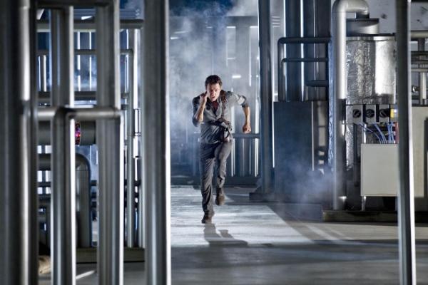 TerraNovaonFOX's tweet photo. Show us what you've got: Caption this photo from last week's #terranova season finale! - http://t.co/DTETSaUF