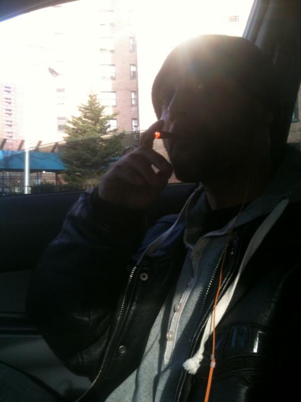 SourBoyz_PUSUP's tweet image. BLoWin Smoke iN tHe Air Gettin #HighAsTheSky!!
#EastSideHarLemSHiT!! #FucKthePoLiCe.. #BiLLZ650!!