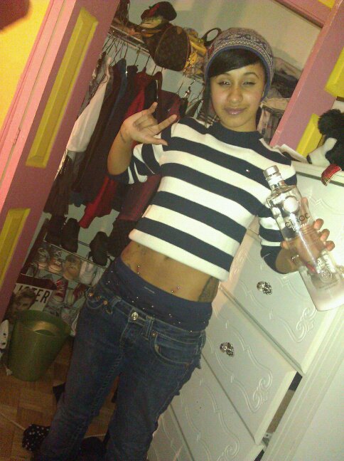 AYEEEE lls she thought she was cutee . lls she was suppose to look like a stud