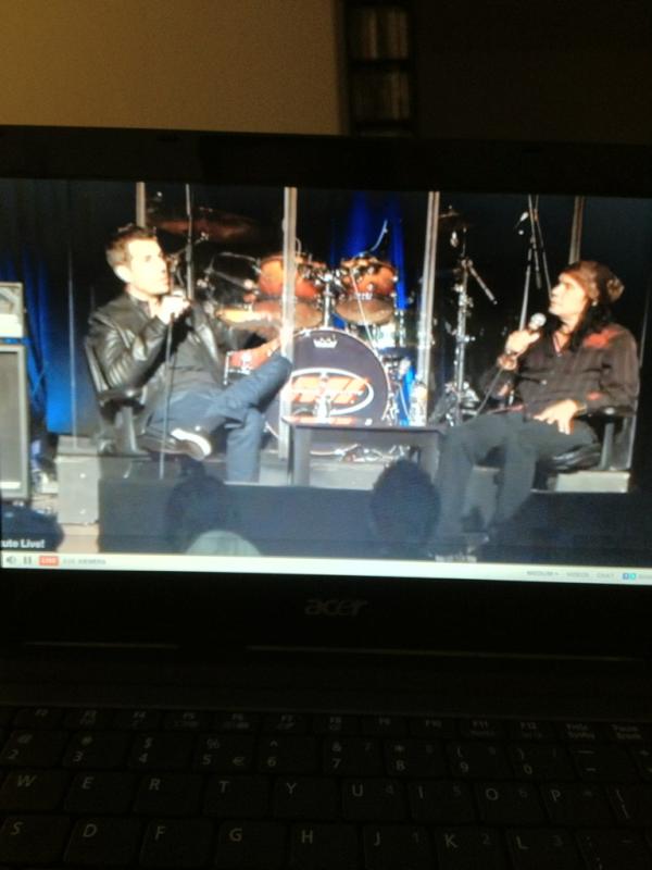 AlejoLenis's tweet image. Watching the Streaming! @311 forever @NickHexum is the man! #hexum #311 #musiciansinstitute #mi @pnut