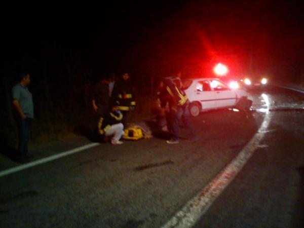 RadioCreativaFM's tweet photo. AMPLIAMOS: paciente liberado y es atendido por bomberos a la espera de ambulancia. http://t.co/tYuib45u