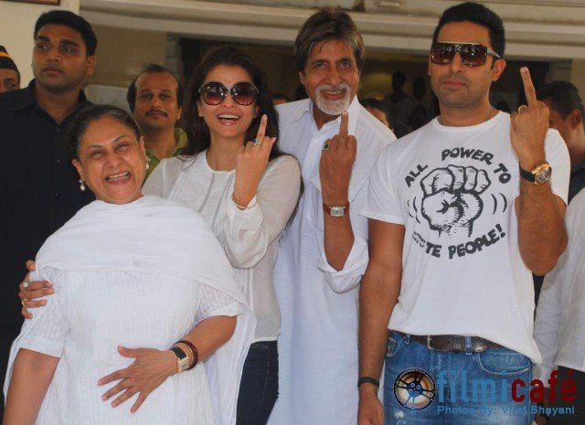Cricket on Twitter: "Bachchan family showing middle finger.. #intentionsmatter http://t.co/OD99Kk2L" / Twitter