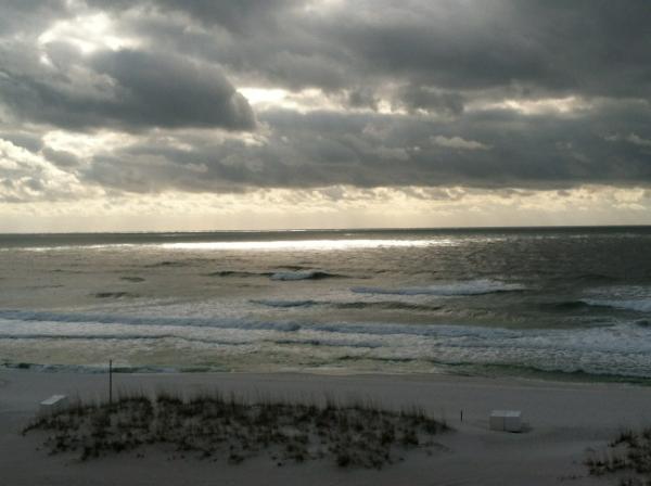 danyell250's tweet photo. Good morning twits... Best feelin waking up to the beach right out my window. Now, back to the land locked city Alabama http://t.co/9VVZrLhS