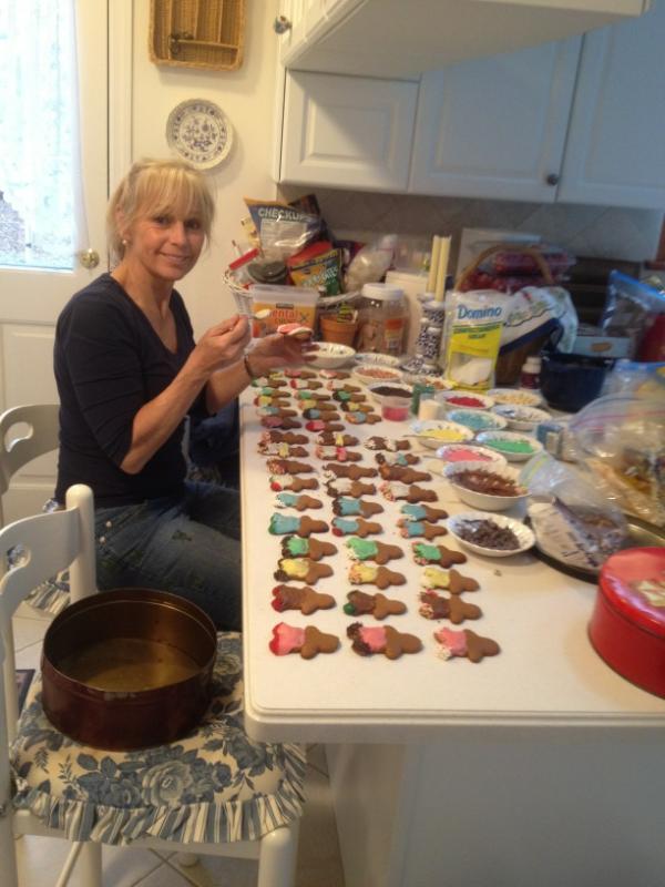 kazunks's tweet image. Makin cookies