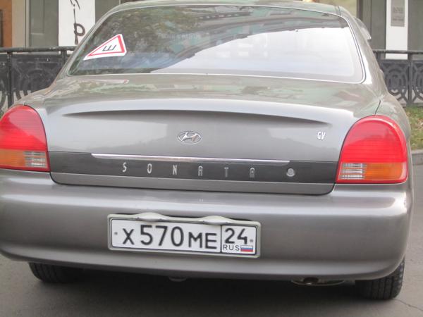 j0k's tweet image. J&apos;avais croisé cette voiture en Russie. J&apos;ai pensé au bundle de @th0masr assez rapidement ;-) #SonataAdminBundle