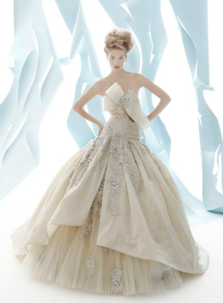 Produzione Abiti da Sposa: Via Fiorentino, 17 - 98028 S. Teresa di Riva (Me)  - Tel. 0942 794552