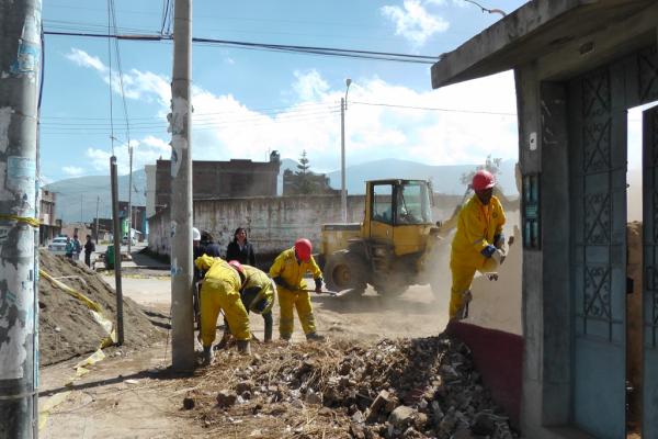 Gerencia de Desarrollo Urbano y Ambiental: MPH REALIZA ENSANCHAMIENTO DE AV. CATALINA HUANCA