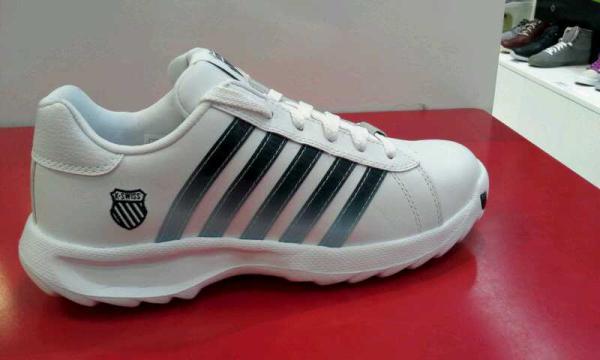 케이스위스의 효자 상품♥ 가격, 무게, 디자인, 볼 넓이 모두 맘에 쏙쏙 든다 ㅎㅎ