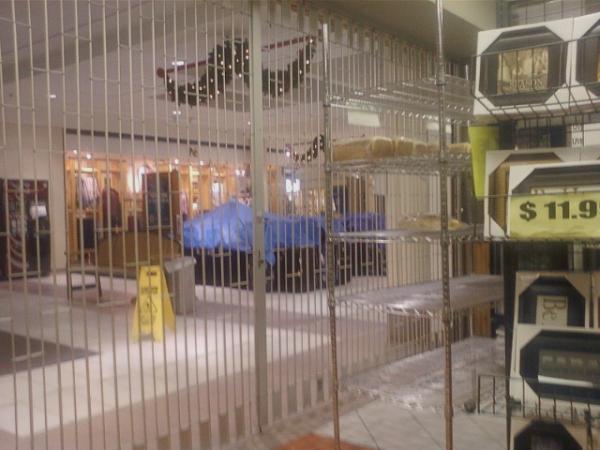 kris_mccoll's tweet image. shutting down radars - dont even work here, i feel like a vip! #mallfun
