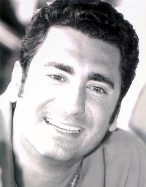 به یاد برادر عزیزم, یادش گرامی باد.
۱۹۶۶ - ۲۰۱۱
#iranelection #iran #pahlavi #alirezapahlavi