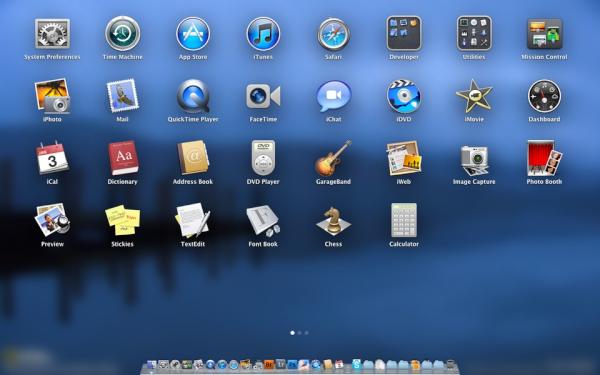 widakso's tweet image. Launchpad to User, &quot;iPhoto is ready to launch! Swipe to left, DropBox will back-up! Roger that!&quot; #MacOSXLion