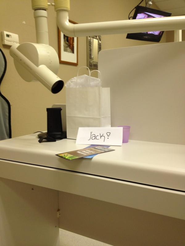 jpklees's tweet image. At a new dentist office, they welcome me with personal tour, gift bag, and sportscenter on tv #strongfirstimpression