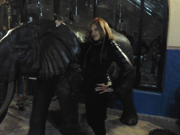 ReddRaquel's tweet photo. #ReddHott http://t.co/p4VIUC2D