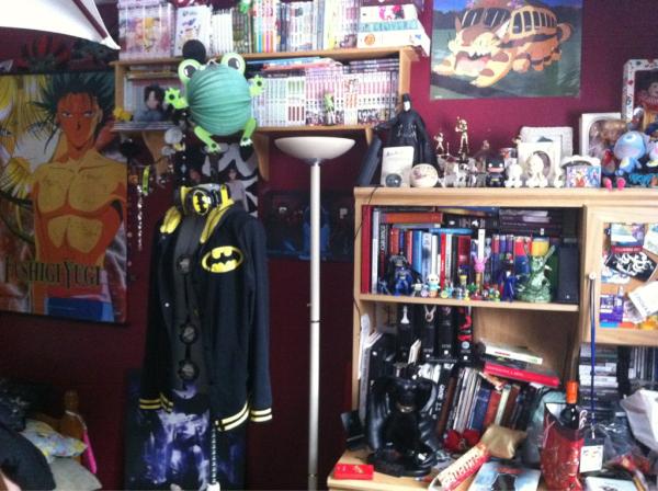 __rayny's tweet image. Reason 1 I don't invite people for sleepovers; #geographyproblems reason 2; my room is #nerdyasfuck #batman #obsession