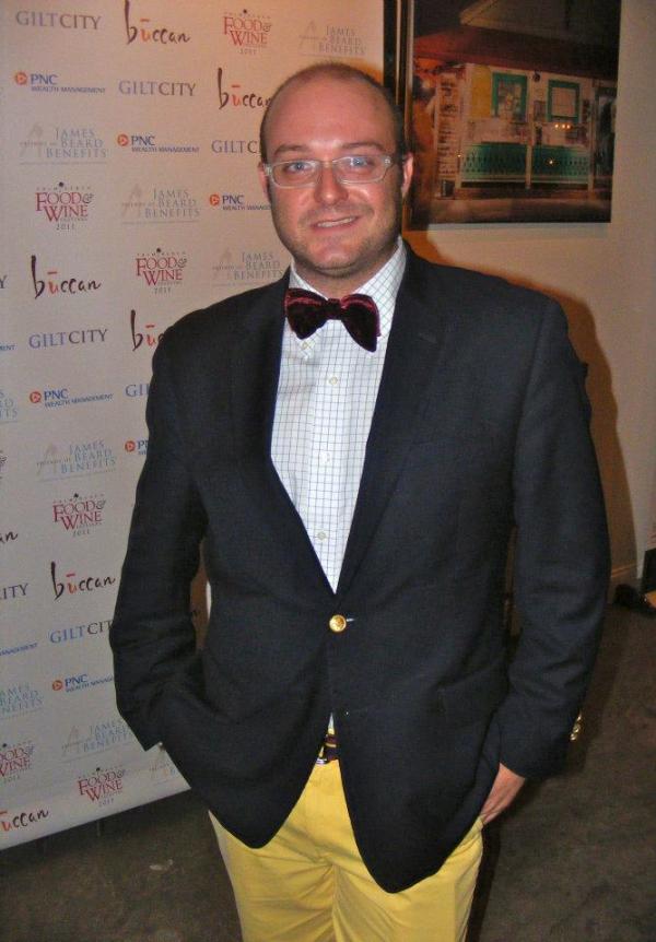 FabTabTV's tweet image. Bow tie spotted!!!! with @jameswark @giltcity @pbfoodwinefest #pbfwf #fabtab