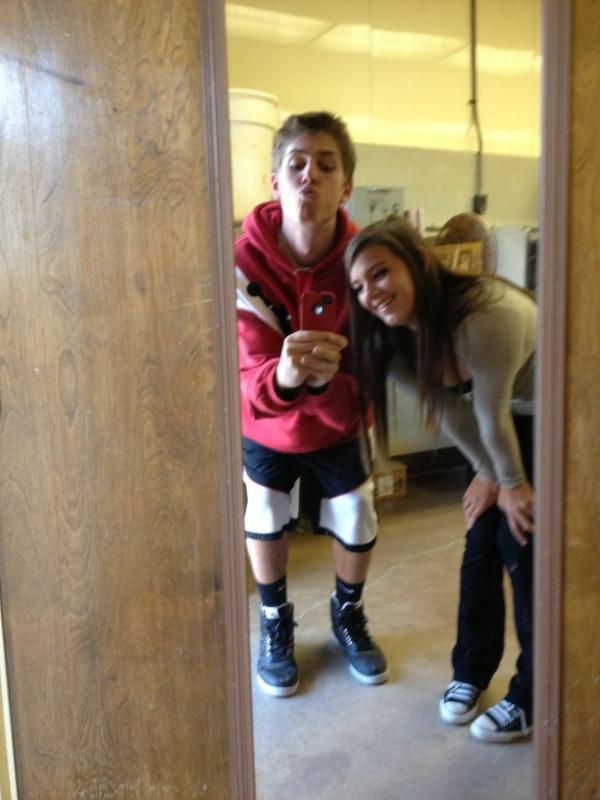 arath34's tweet image. #HowToBeAGirl: lesson 3:
Bend over and make a kiss face for the boob shot!