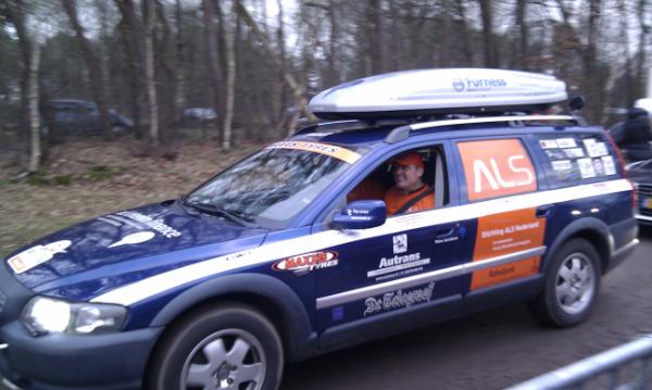 QuickCode's tweet image. De rally is begonnen voor #Stichting #ALS. Peter en Jan : goede reis!