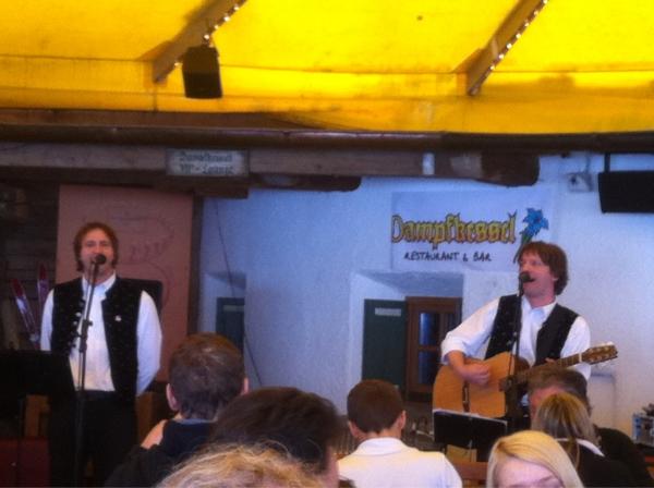 bert_janssen's tweet image. Hans und Peter im Dampfkessel #bombenstimmung