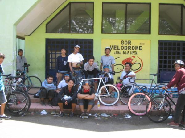 kpan2 kesini lgi ya kaaka "D RT <a href="/FnFSby/">FnF Chapter Surabaya</a>: <a href="/FnFSby/">FnF Chapter Surabaya</a> @ Velodrome Malang