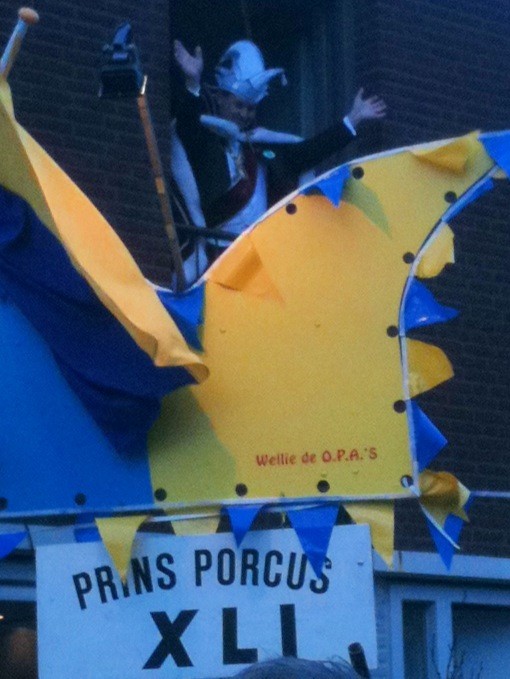 wildemoos's tweet image. Versieren bij de #Porcus kei gezellig