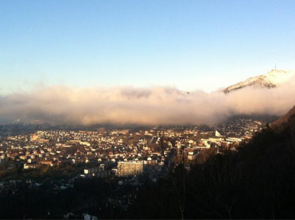 Zabbhiro's tweet photo. Bergen bader i sol; som vanlig! http://t.co/Pow6A2pG