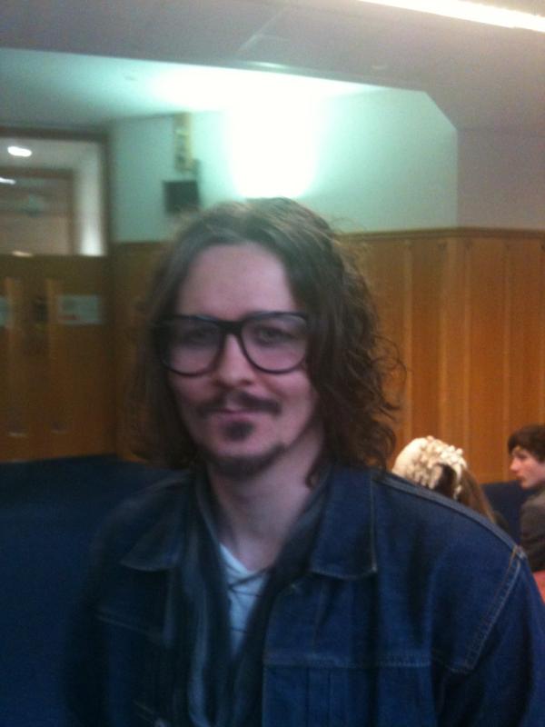rooneyloo's tweet image. Wow saw johnny depp at court today how funny ha ha !!!!