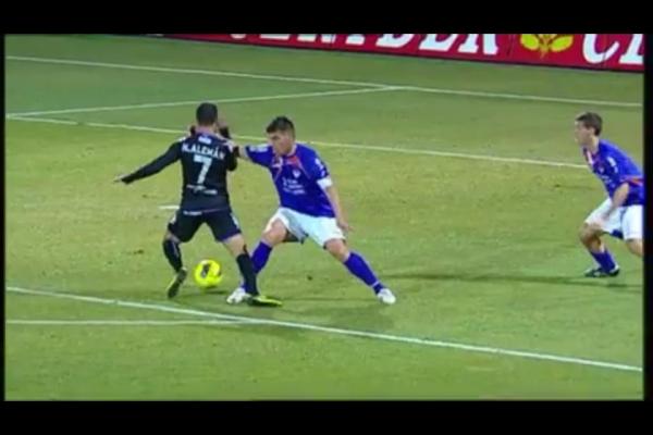 FranArranz's tweet image. El brazo en el cuello, la zancadilla, y que @pucelano21 y @al_varogarcia sigan diciendo que no fue penalti #delibro