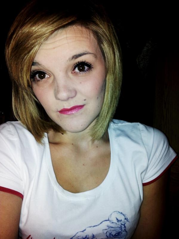 donitawatts123's tweet photo. makeup and hair done :-) http://t.co/EvD5rIoY