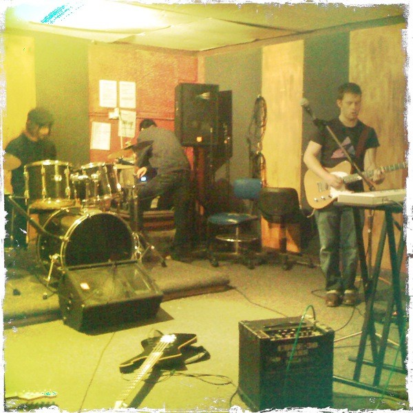 BerkeleyBand's tweet photo. Really really good rehearsal last night  if on the northern beaches check out Ear Candy rehearsal space http://t.co/Q9ETmfJt