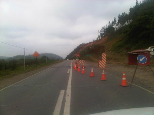 costarauco's tweet photo. Sector Cementerio Carampangue x trabajos pista segregada todo el día. Respete señalizacion presente en el lugar. http://t.co/o0SNamrs