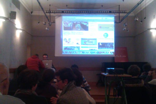 El profesor Melis a punto de intervenir