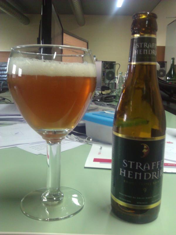 KvnVdS's tweet photo. #bier vd week : straffe hendrik 9 http://t.co/QNVjDhIi