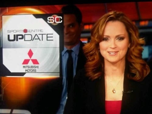 keiishaxo's tweet image. bahaha. first time seeing this #JayOnrait #photobomb #TSN
