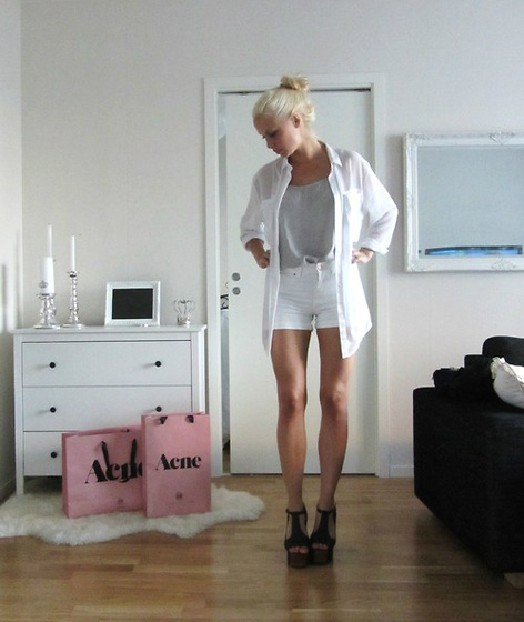 RABFASHION's tweet image. 'David No FUck &amp; Vnalogic - Bounce Bitch (Saxo Mix)'
By Anna W.