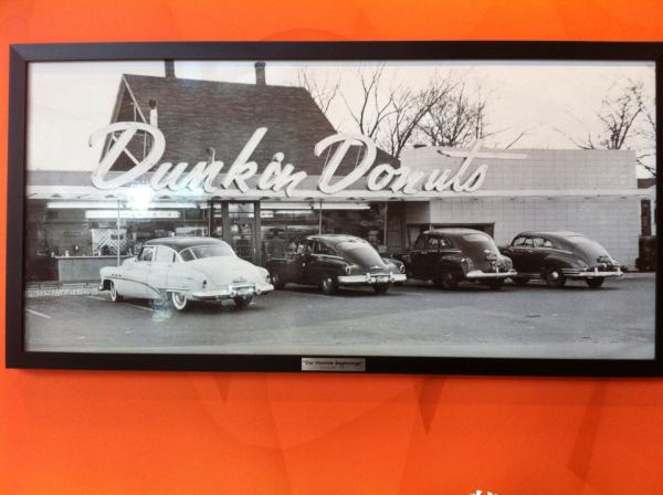 Para los followers amantes del Dunkin Donut, una foto del primer estableciniento
