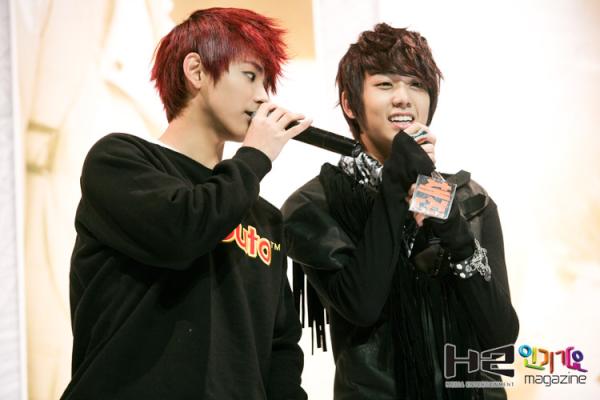 MYNAMEfanbase's tweet photo. [Pic] 111218 Chaejin’s Birthday Party Official Photos - SeJin http://t.co/bPgi6hVp