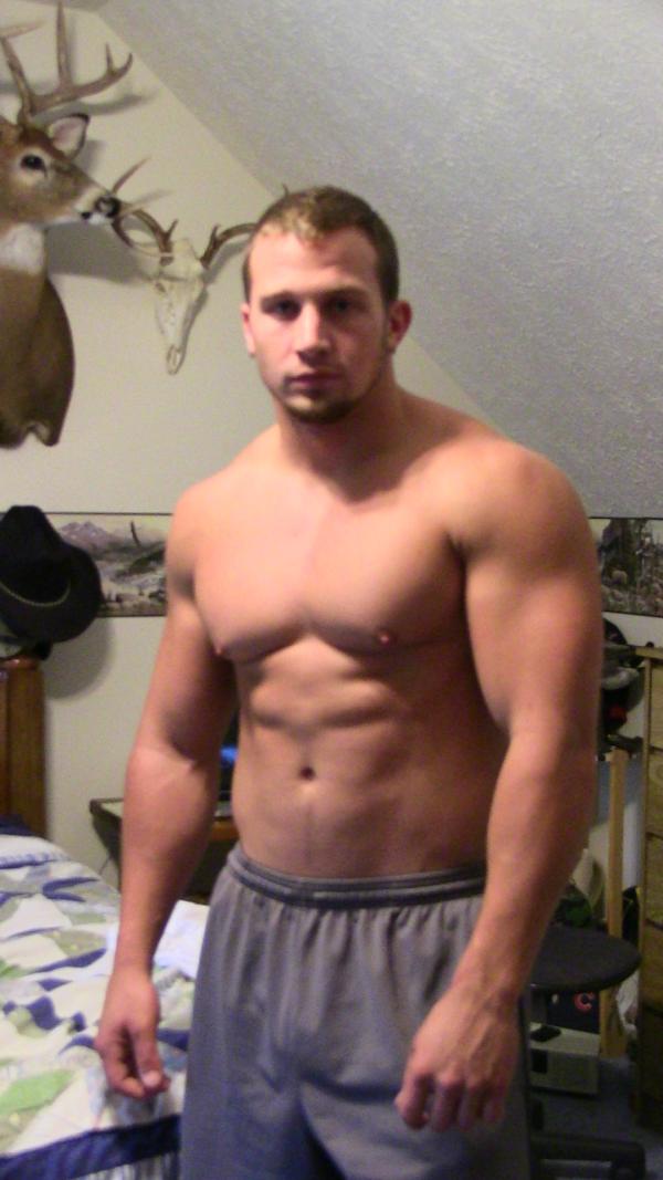 HunterManning87's tweet photo. just another one of me.... message me for a show http://t.co/7gqwcVaW