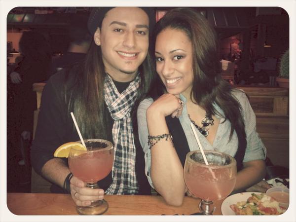 khrisskontours's tweet image. drinks drinks drinks after words #FunctioningAlcoholic