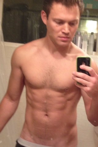 Vegans are skinny? This is me. All plants. No supplements. (Possibly NSFW, pic) http://t.co/wS8280vd
