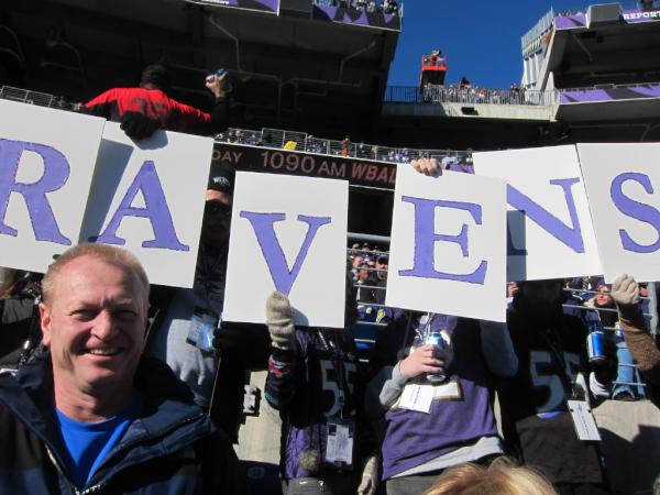 Vision_Tech_Inc's tweet image. #VisionTechnologies brought signs to cheer on the #Ravens at the game!