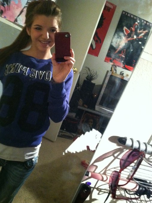 My pic didn't post lol hers my outfit http://t.co/PipQFKoD<a href="/tag/hustler"class="tags"><span>#hustler</span></a>