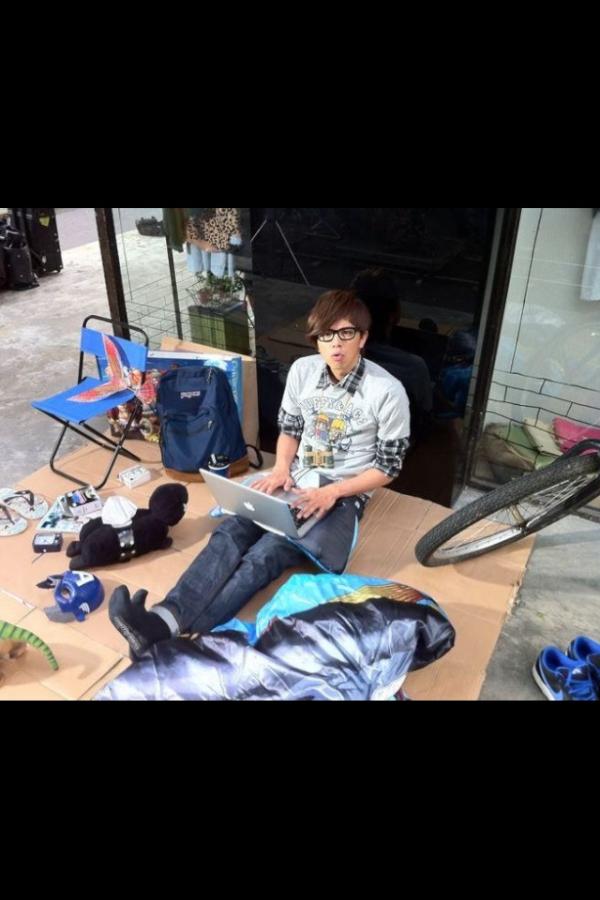 MayNichkhun's tweet photo. 宅男鬼 http://t.co/Zqwn7JHg