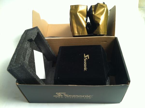 brycv's tweet image. My Seasonic X-660 has arrived. I&apos;m impressed. I&apos;ve never had a power supply come in a soft bag. #WorkstationBuild