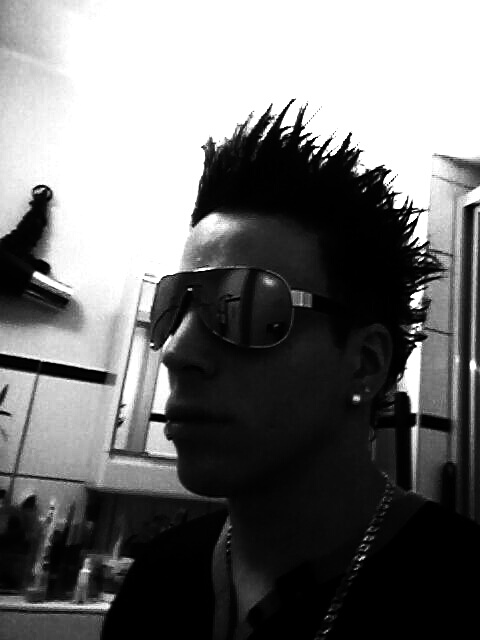 Italyboy1985's tweet photo. Chilla so bei sofa !!! http://t.co/34hZKjIY