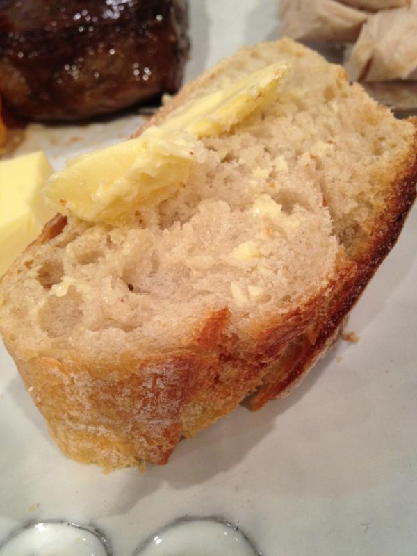 KylieJenner's tweet photo. #vinnysbread @VinnyTheChef http://t.co/nIOuQpJv