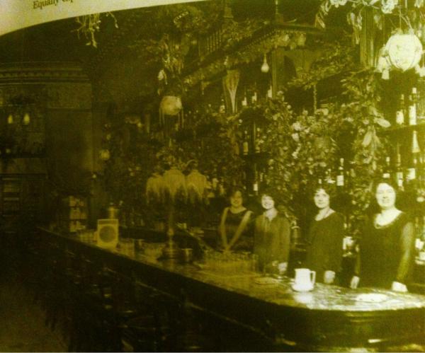 MacConsultancy's tweet image. Royal Hotel bar Plymouth before it was bombed in WW2! Check out the female bartenders!